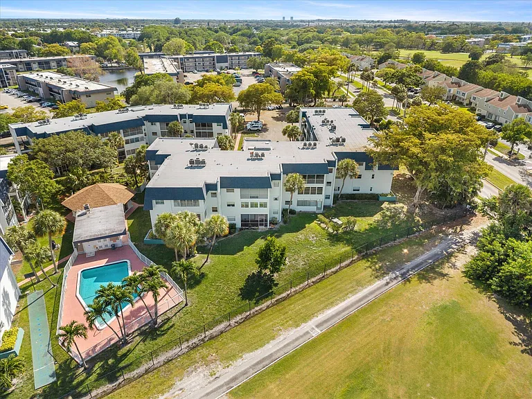 8000 Lagos De Campo Blvd #A-307 — Photo 31