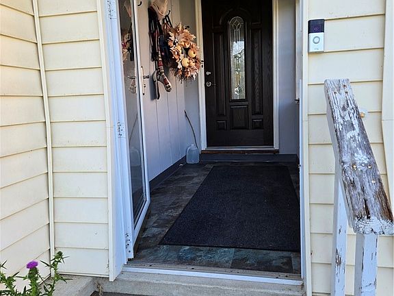 3rd image of 1485 Beech St