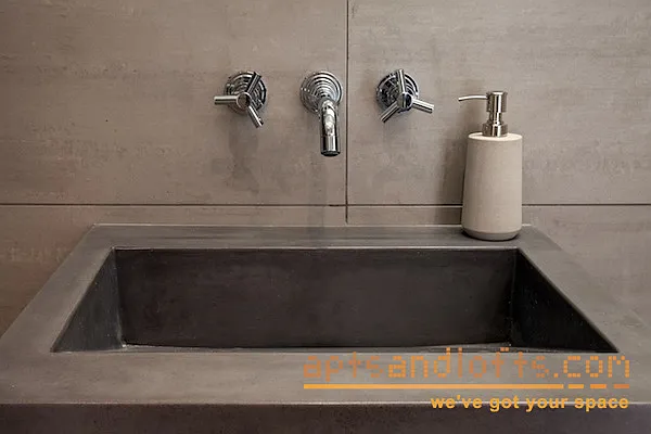 Sold by aptsandlofts.com | media 32