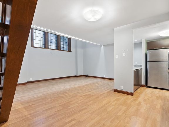 2nd image of 1052 S Kingshighway Blvd #11045171