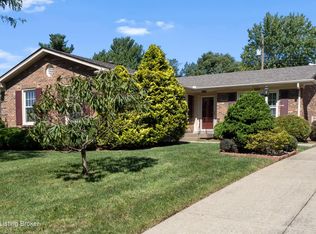 2102 Janlyn Rd, Jeffersontown, KY 40299