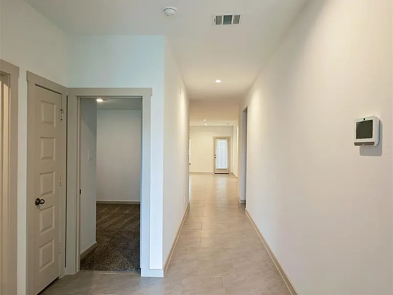 5034 Pine Haven Ln — Photo 3