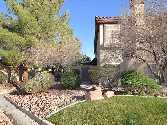 2nd image of 2624 Twin Pines Ave