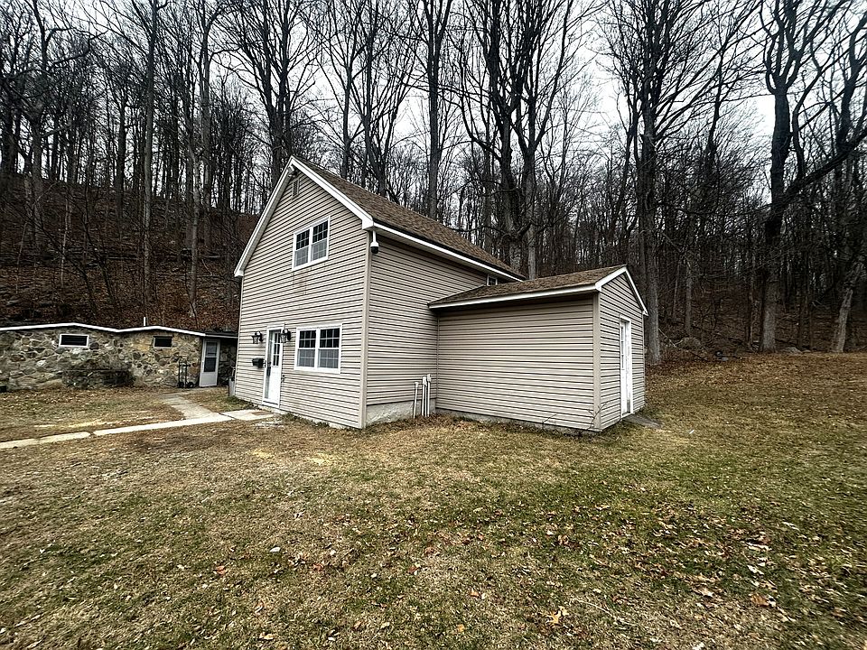 2nd image of 236 Kinnelon Rd #2