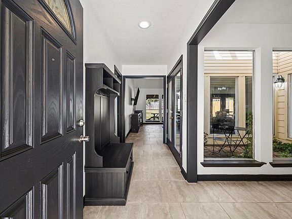 3rd image of 810 Hidden Canyon Rd