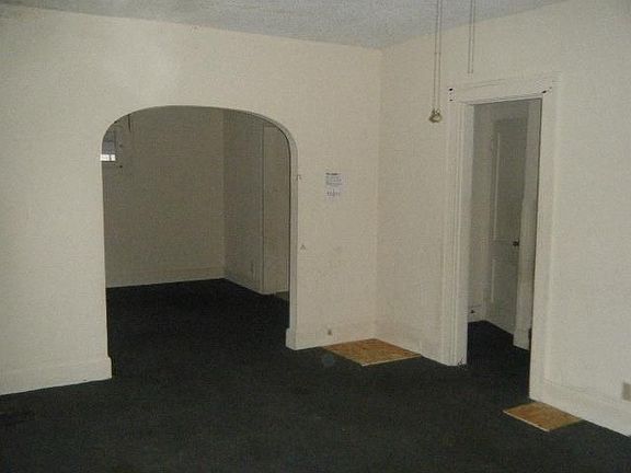 5th image of 850 N Oakland Ave