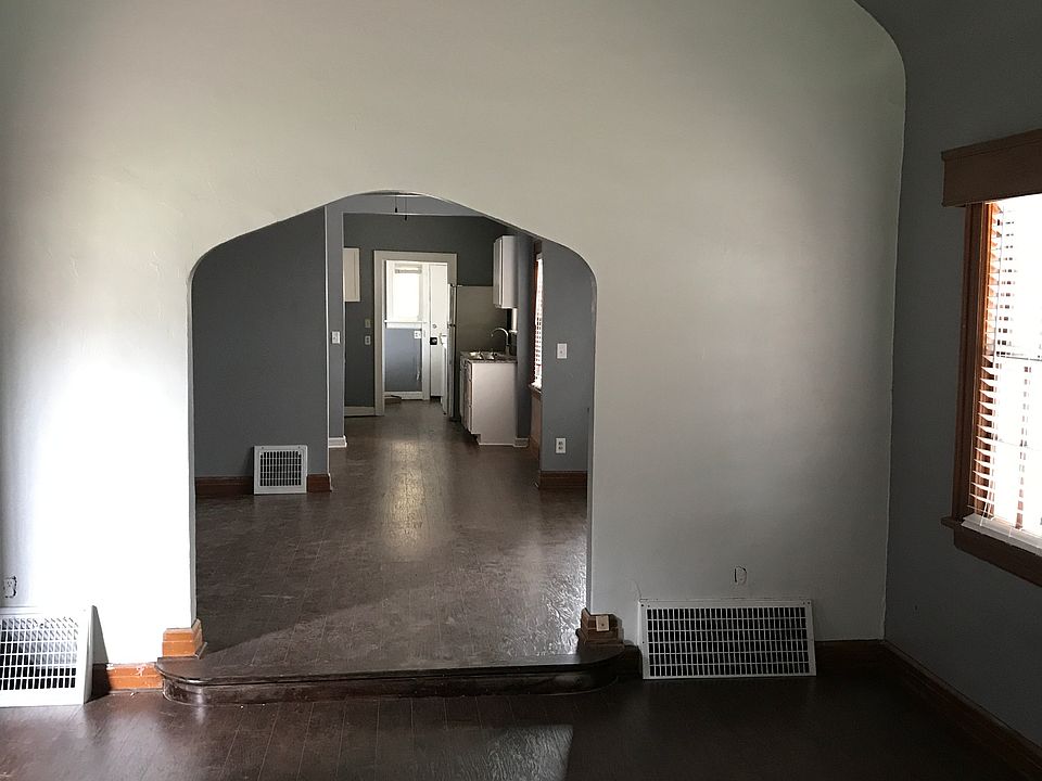 1st image of 1014 NE 14th St