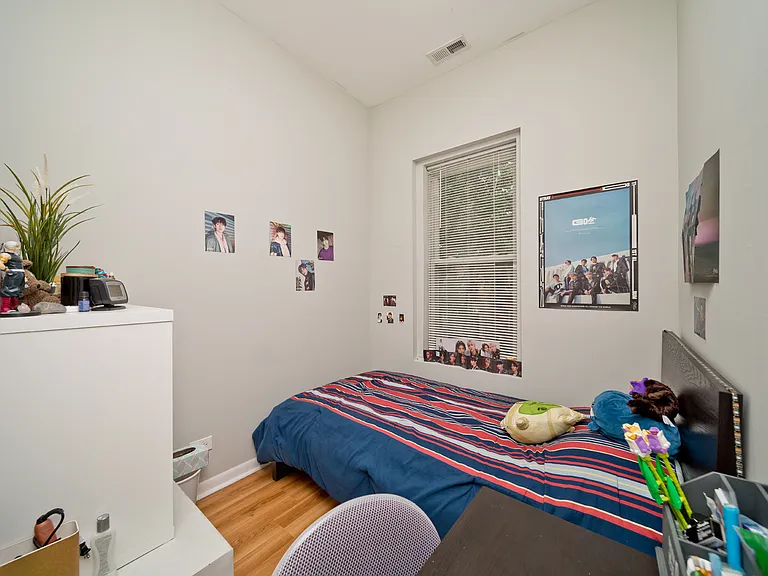 1431 W Flournoy St #2F — Photo 8