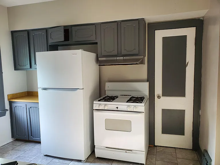 4107 Gifford Ave — Photo 5