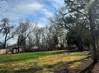 2006 Mitchell Rd, Lawrence, KS 66046