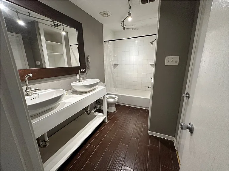 4345 Carter Creek Pkwy #6 — Photo 11