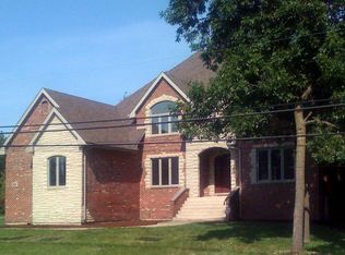 15W710 74th St, Burr Ridge, IL 60527