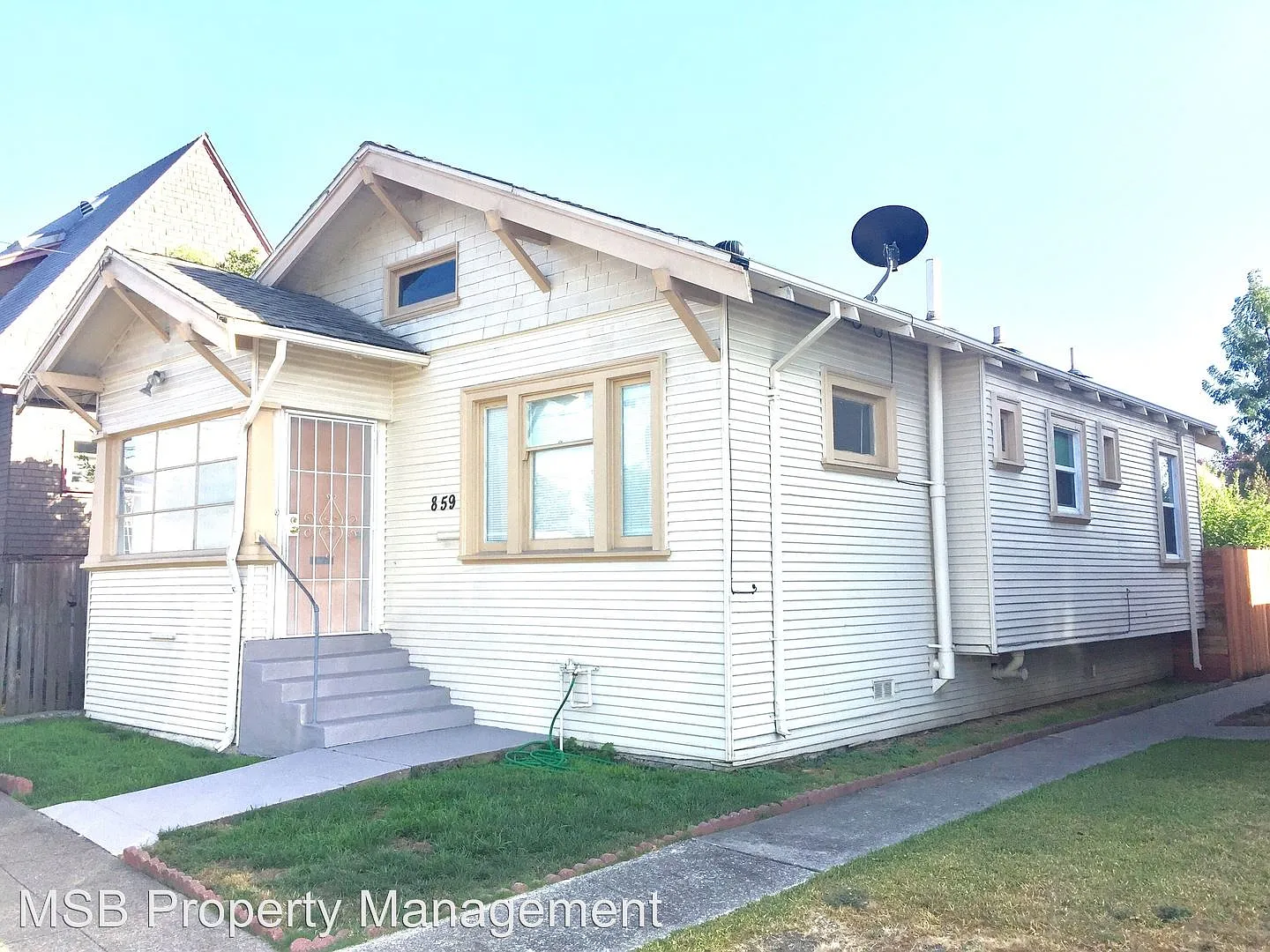 859 41st St photo 1