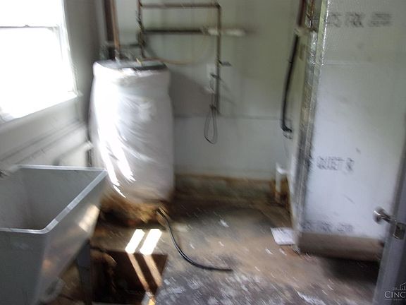 3rd image of 135 Shawnee Dr