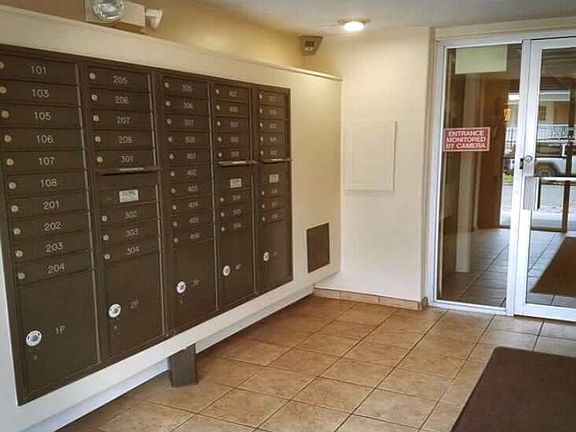 5th image of 1050 N Lafayette St APT 205