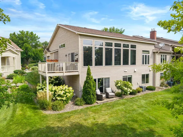 1427 Summit Shores Dr, Burnsville, MN 55306