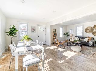 15 Roosevelt Ave, Islip, NY 11751