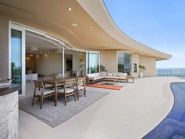 7447 Hillside Dr — Photo 17