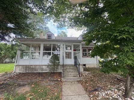 1st image of 76 Wilson Ave