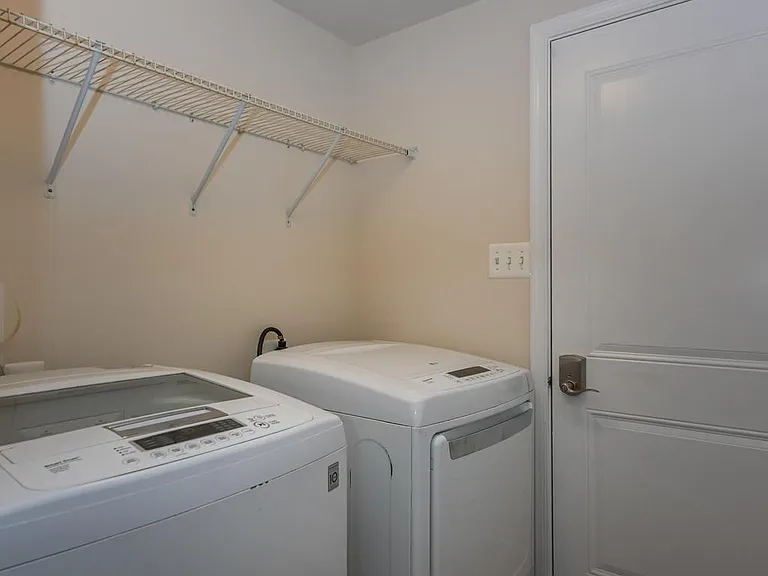 3707 Hansberry Ct NE — Photo 20