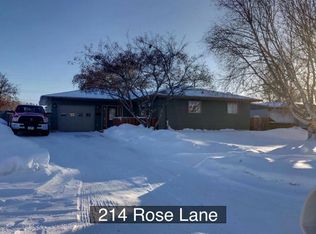 214 Rose Ln, Williston, ND 58801