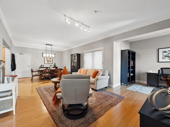 574 48th St APT 204, Oakland, CA 94609