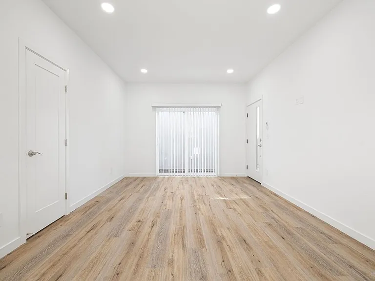 Olive Drive — Photo 5