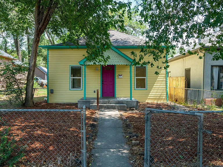 2312 W Platte Ave — Photo 1