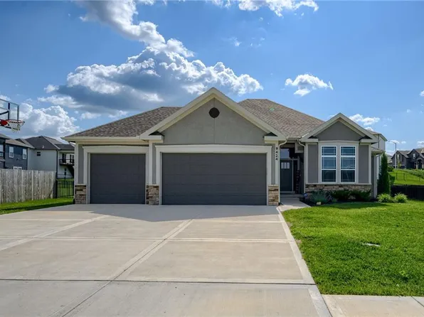 9424 N Belleview Ave, Kansas City, MO 64155