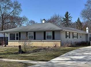 3303 Dove St, Rolling Meadows, IL 60008