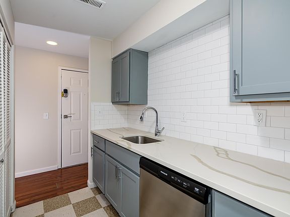 2nd image of 5321B Savoy Ct