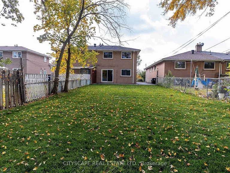 46 Baltray Cres #GROUND LOWER — Photo 19