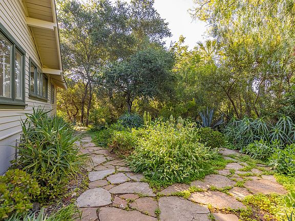 4th image of 2880 Ladera Rd