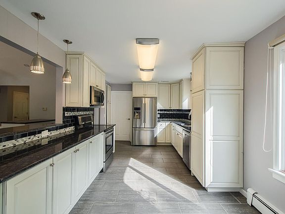 227 Maloney Rd Wappingers-large-029-084-227 Maloney23-1500x994-72dpi.jpg