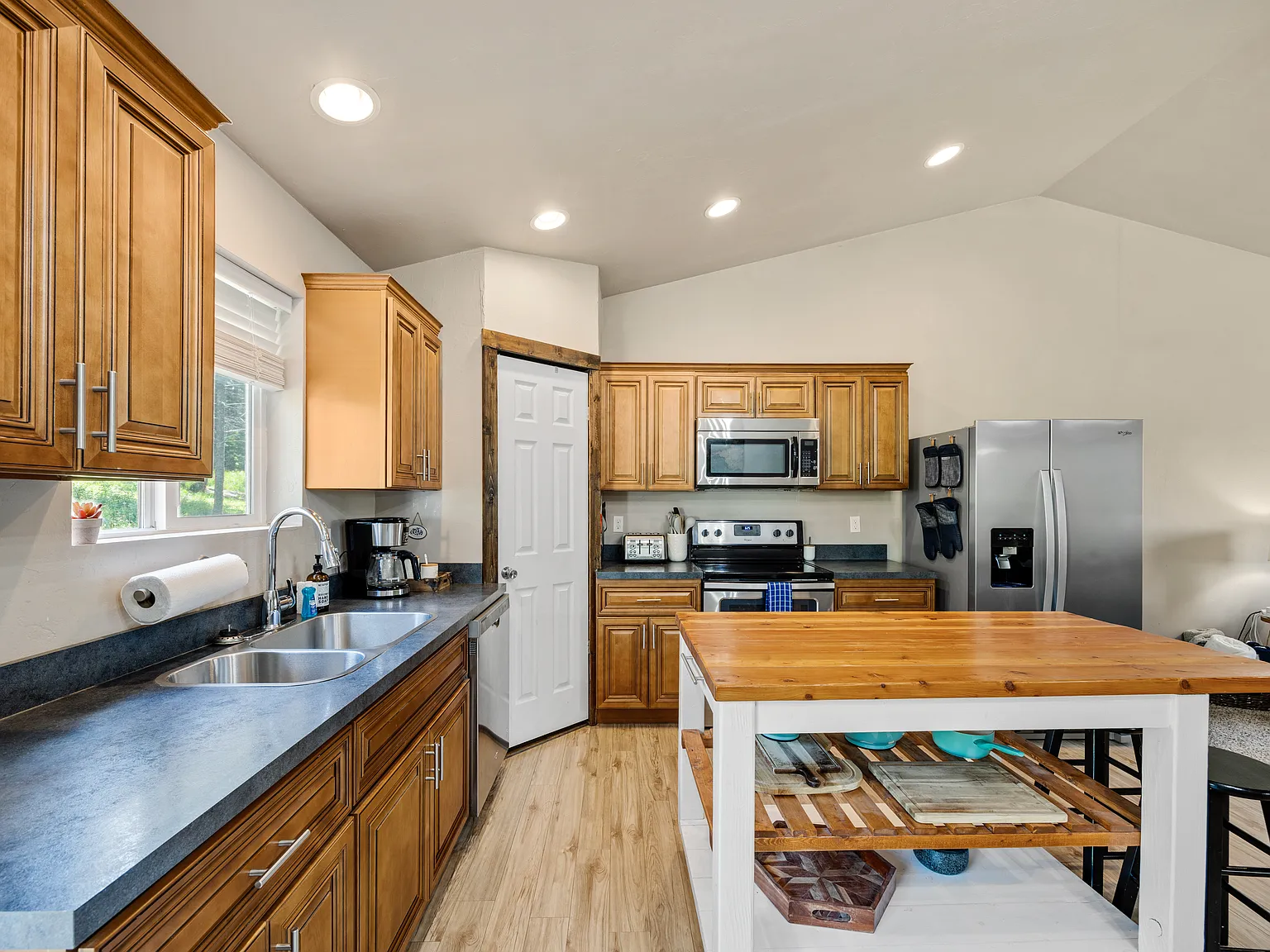 3 bed, 1624 sqft, $3,000 — Photo 3