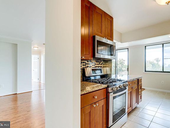 4th image of 4401 Lee Hwy APT 62