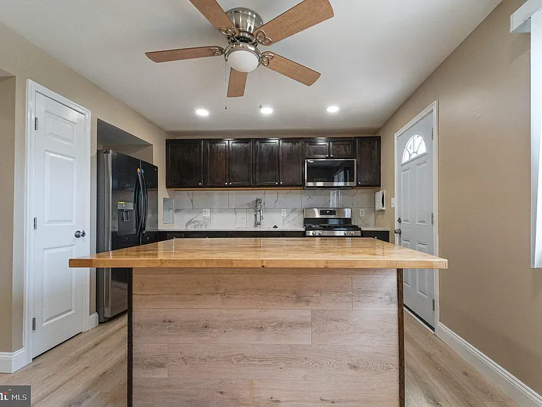 643 S Wickham Rd — Photo 9