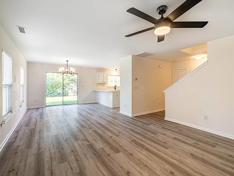 718 Delta Downs Dr — Photo 11