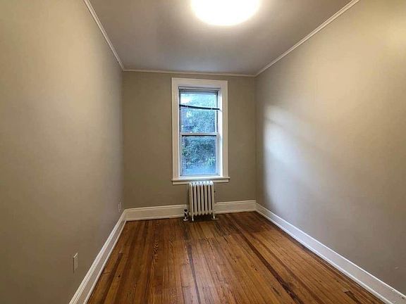 5th image of 3061 48th St APT 2