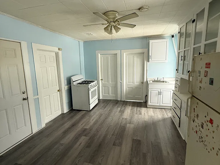 29 Ash St #3 — Photo 25