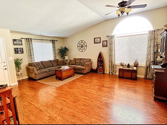 3rd image of 10428 Humboldt Place