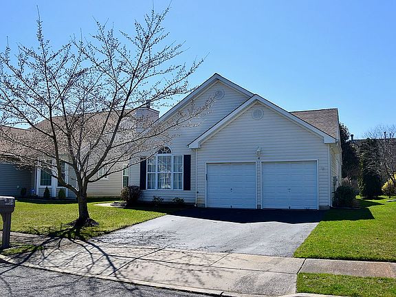 2nd image of 18 Orchid Ln