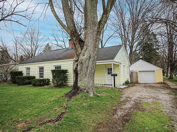 3rd image of 755 White Pigeon Rd