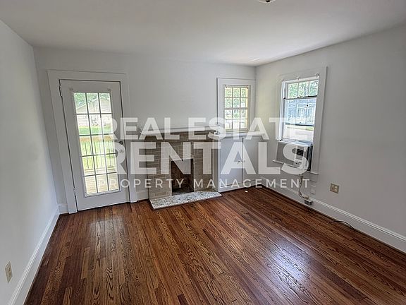 4th image of 1224 Robinson Ave #1