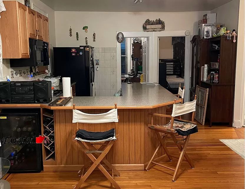 2nd image of 5949 Maspeth Ave