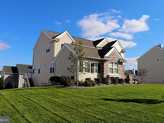 3rd image of 2815 Homestead Dr