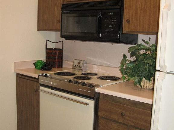 2nd image of 13043 N 100th Ave