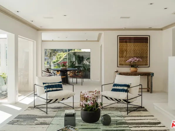 8706 Sunset Plaza Pl, Los Angeles, CA 90069