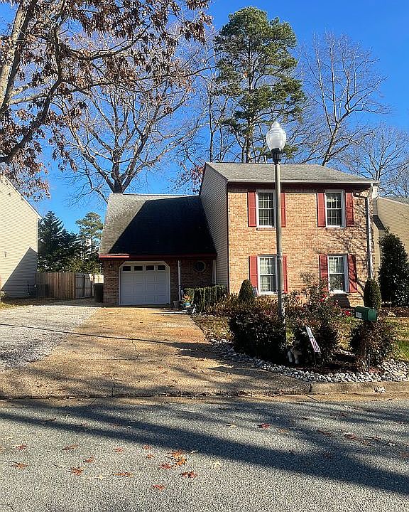 1st image of 886 Belvoir Cir