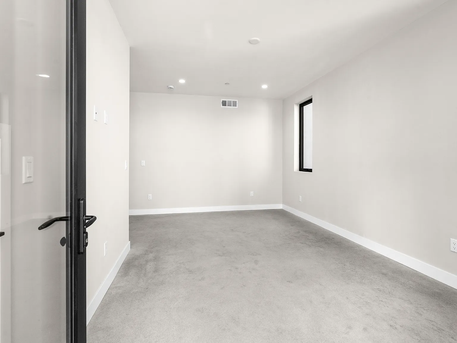 3 bed, 1794 sqft, $7,995 — Photo 4